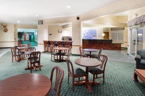Imagen general del Hotel Holiday Inn Express Lake Front - St Ignace. Foto 4