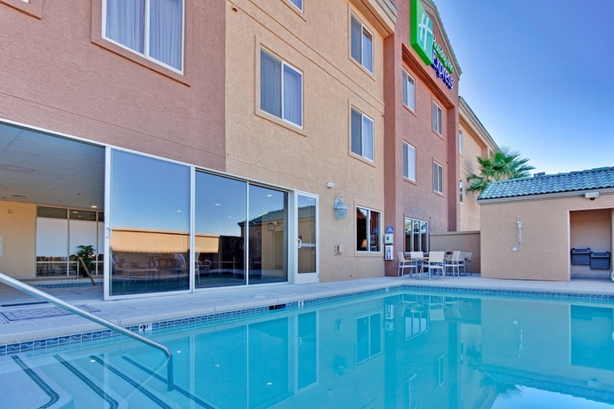 Imagen de la piscina del Hotel Holiday Inn Express Las Vegas-nellis, An Ihg. Foto 19