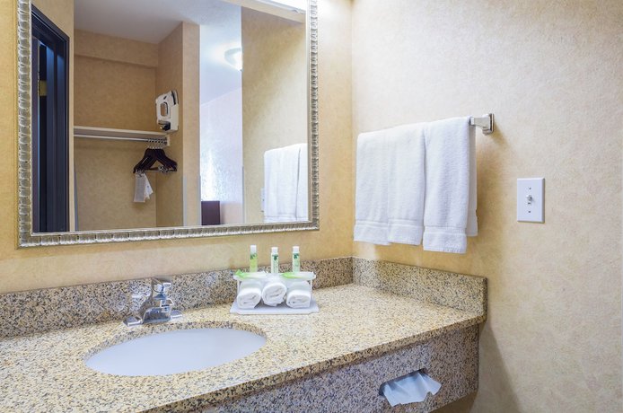 Imagen de la habitación del Hotel Holiday Inn Express - Layton by IHG. Foto 15