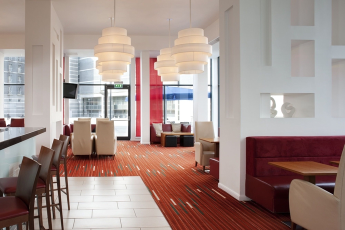 Imagen de los interiores del Hotel Holiday Inn Express Leeds City Centre Armouries, An Ihg. Foto 14