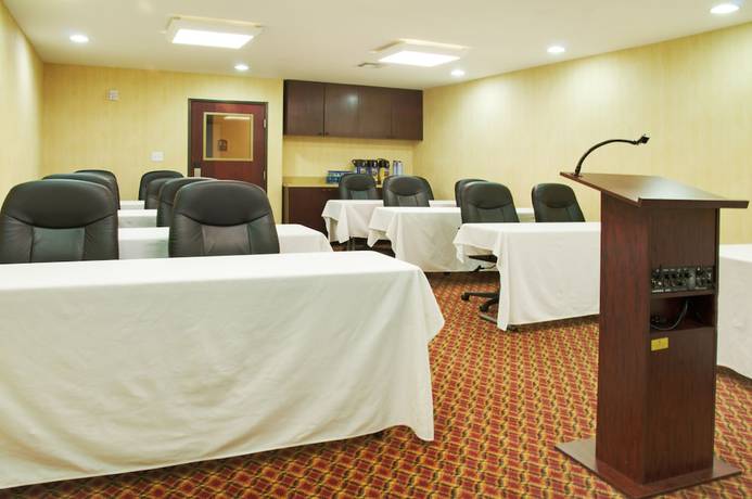 Imagen de los interiores del Hotel Holiday Inn Express Leesville, An Ihg. Foto 17