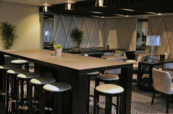 Imagen del bar/restaurante del Hotel Holiday Inn Express Leigh - Sports Village, An Ihg. Foto 1