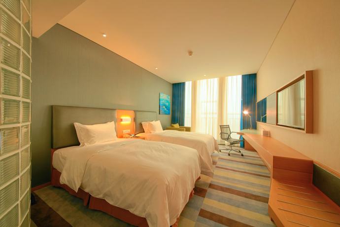 Imagen de los interiores del Hotel Holiday Inn Express Leshan City Square, An Ihg. Foto 15