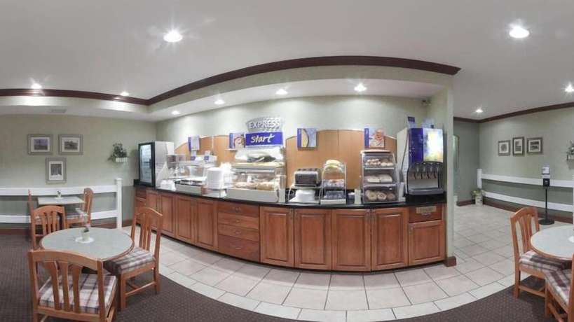 Imagen del bar/restaurante del Hotel Holiday Inn Express Lexington, An Ihg. Foto 3