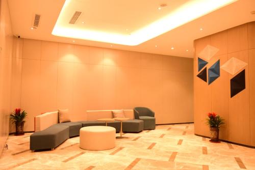 Imagen general del Hotel Holiday Inn Express Lhasa Potala Square. Foto 1