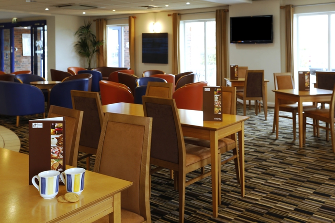 Imagen del bar/restaurante del Hotel Holiday Inn Express Lichfield. Foto 2