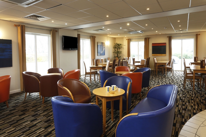 Imagen del bar/restaurante del Hotel Holiday Inn Express Lichfield. Foto 3