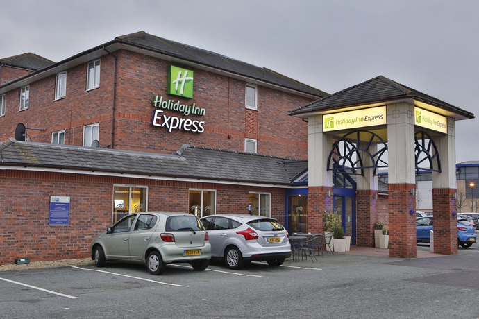 Imagen de los exteriores del Hotel Holiday Inn Express Lichfield. Foto 14