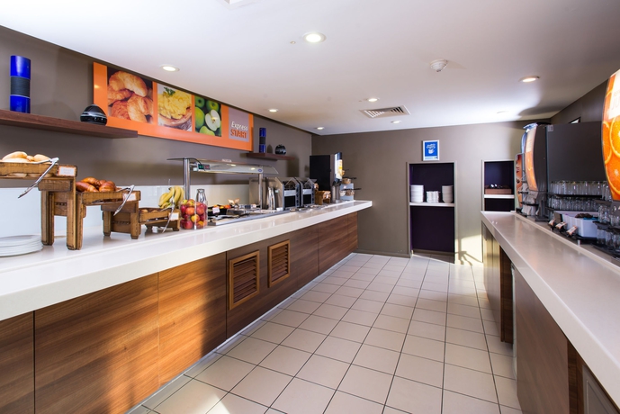 Imagen del bar/restaurante del Hotel Holiday Inn Express Lincoln City Centre, An Ihg. Foto 3