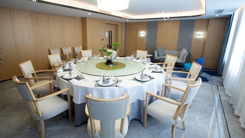 Imagen del bar/restaurante del Hotel Holiday Inn Express Linyi West, An Ihg. Foto 5