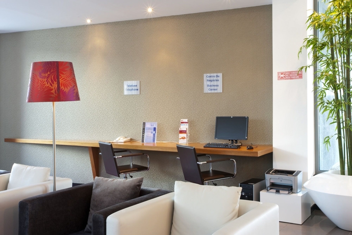 Imagen de los interiores del Hotel Holiday Inn Express Lisbon Airport. Foto 16