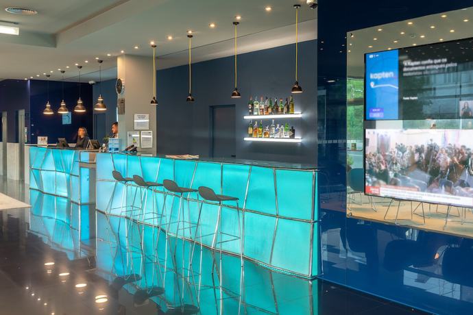 Imagen del bar/restaurante del Hotel Holiday Inn Express Lisbon - Alfragide, An IHG. Foto 4