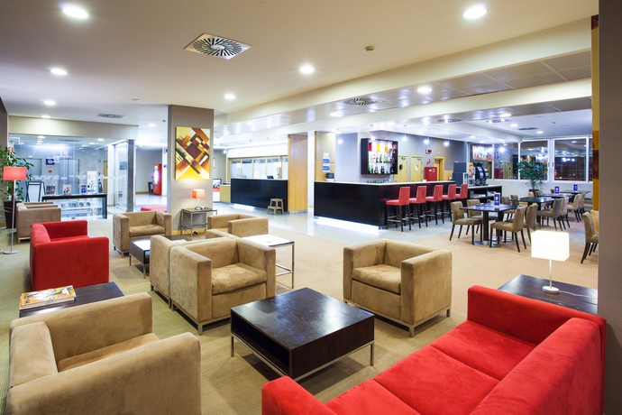 Imagen de los interiores del Hotel Holiday Inn Express Lisbon - Oeiras, An Ihg. Foto 9