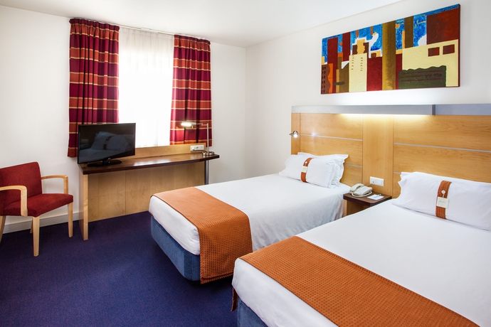 Imagen de la habitación del Hotel Holiday Inn Express Lisbon - Oeiras, An Ihg. Foto 3