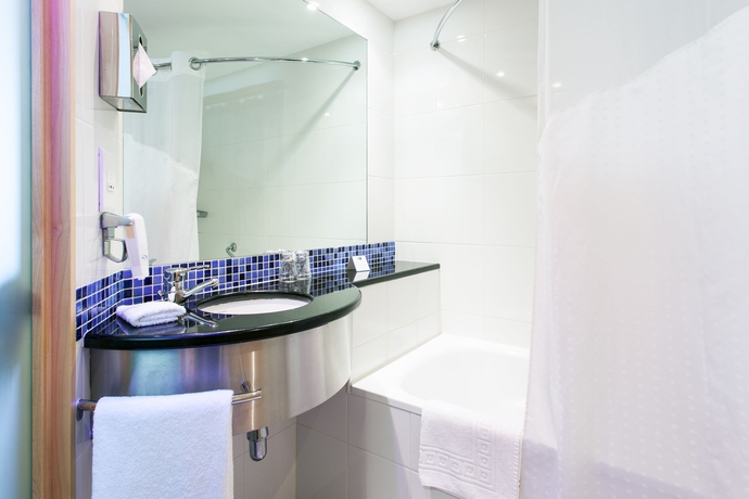 Imagen de la habitación del Hotel Holiday Inn Express Lisbon - Oeiras, An Ihg. Foto 8