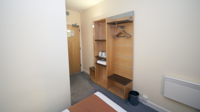 Imagen de la habitación del Hotel Holiday Inn Express Liverpool John Lennon Airport. Foto 2