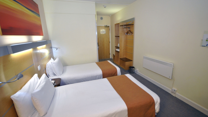 Imagen de la habitación del Hotel Holiday Inn Express Liverpool John Lennon Airport. Foto 12