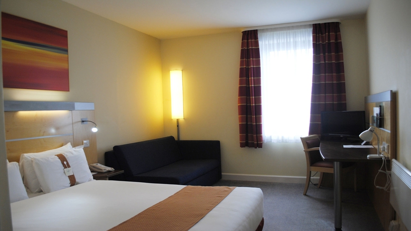 Imagen de la habitación del Hotel Holiday Inn Express Liverpool John Lennon Airport. Foto 13