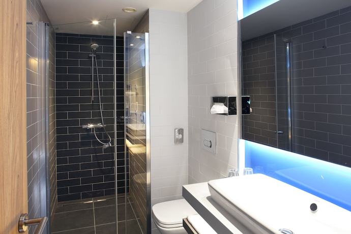 Imagen de la habitación del Hotel Holiday Inn Express Ljubljana, an IHG Hotel. Foto 8