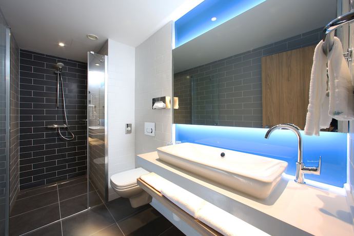 Imagen de la habitación del Hotel Holiday Inn Express Ljubljana, an IHG Hotel. Foto 12