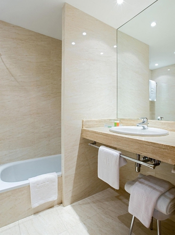 Imagen de la habitación del Hotel Holiday Inn Express Logroño Rioja. Foto 9