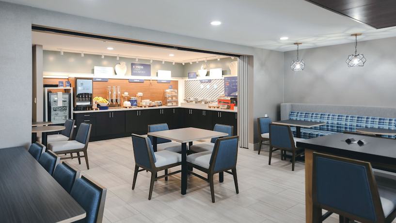 Imagen del bar/restaurante del Hotel Holiday Inn Express Lompoc, An Ihg. Foto 4