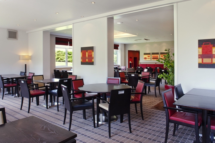 Imagen del bar/restaurante del Hotel Holiday Inn Express London - Dartford, An Ihg. Foto 5