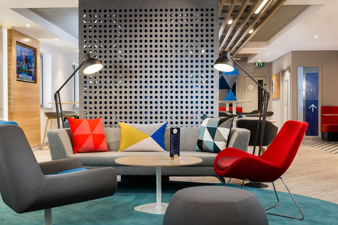 Imagen de los interiores del Hotel Holiday Inn Express London - Ealing. Foto 13