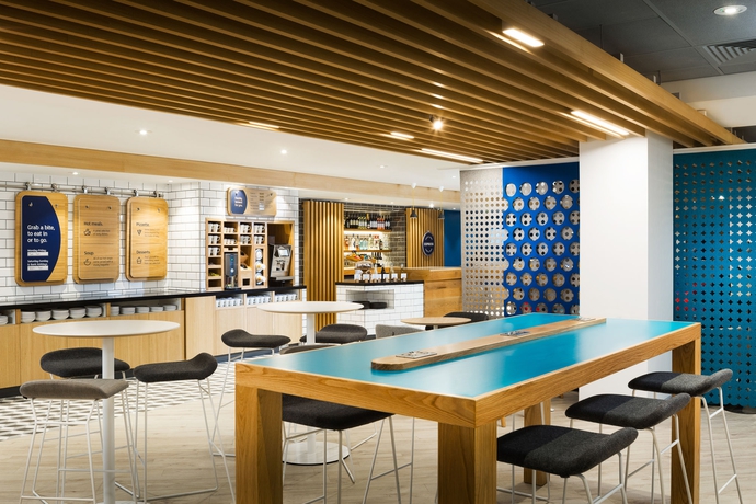 Imagen del bar/restaurante del Hotel Holiday Inn Express London - Ealing. Foto 6