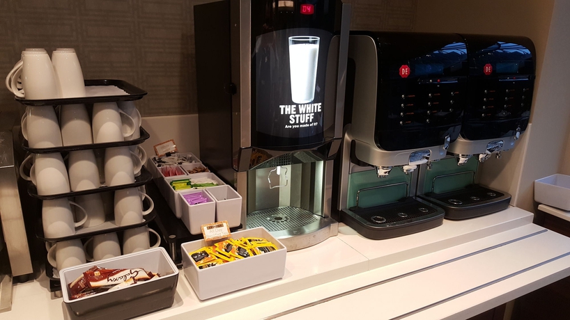 Imagen del bar/restaurante del Hotel Holiday Inn Express London - Earl's Court, An Ihg. Foto 2