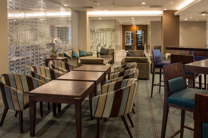 Imagen del bar/restaurante del Hotel Holiday Inn Express London - Earl's Court, An Ihg. Foto 3