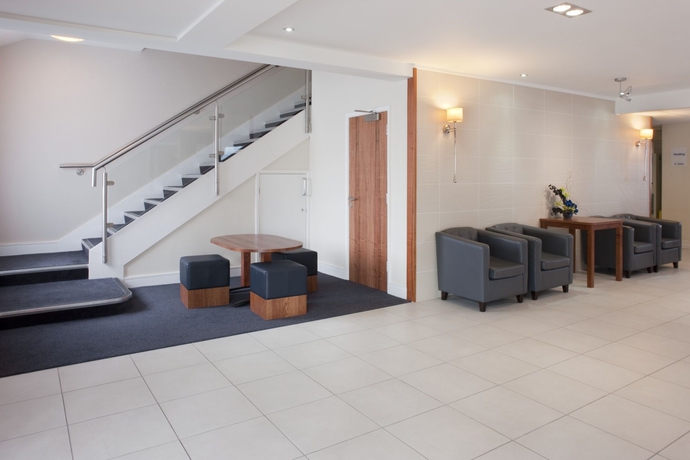 Imagen de los interiores del Hotel Holiday Inn Express London Gatwick Crawley. Foto 13