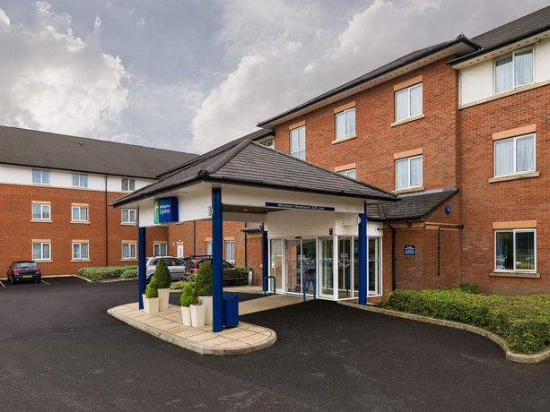 Imagen de los exteriores del Hotel Holiday Inn Express London Gatwick Crawley. Foto 12