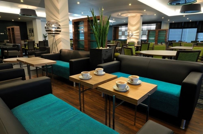 Imagen del bar/restaurante del Hotel Holiday Inn Express London Heathrow T5, An Ihg. Foto 4