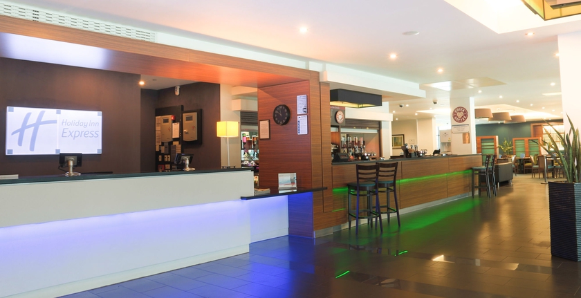 Imagen de los interiores del Hotel Holiday Inn Express London Heathrow T5, An Ihg. Foto 15