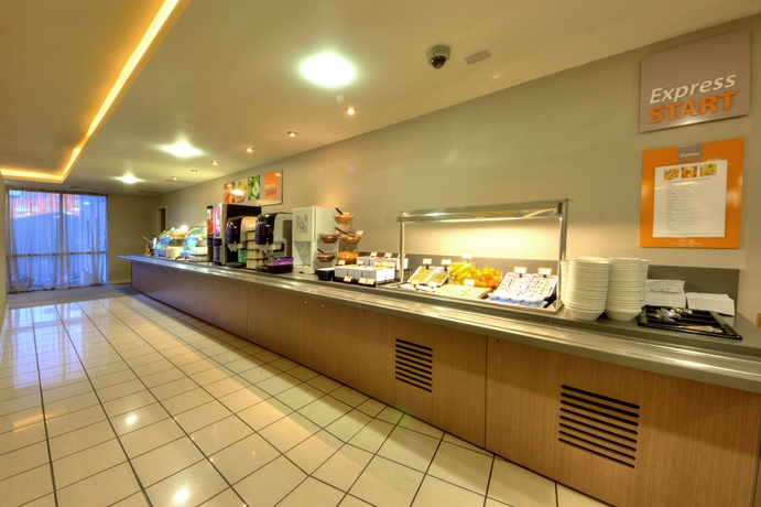 Imagen del bar/restaurante del Hotel Holiday Inn Express London - Limehouse, An Ihg. Foto 5