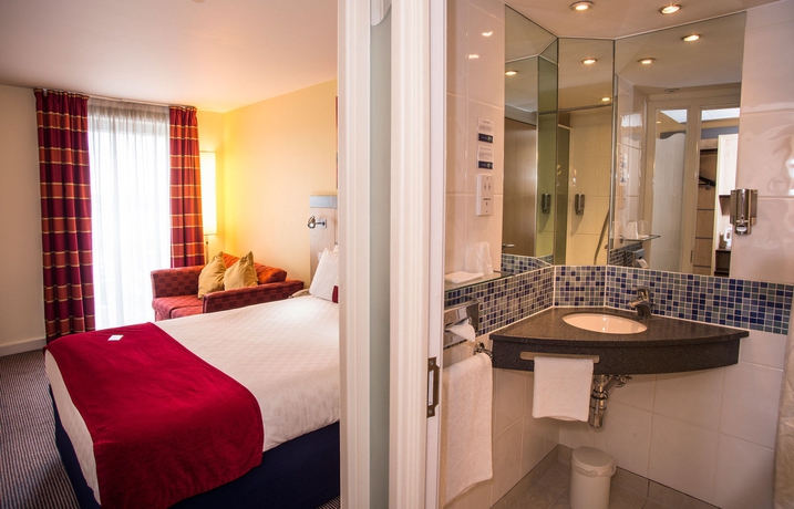 Imagen general del Hotel Holiday Inn Express London Stansted Airport. Foto 2