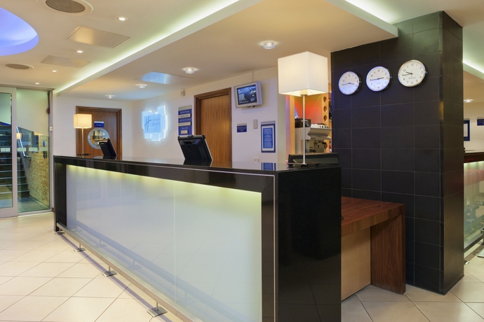 Imagen de los interiores del Hotel Holiday Inn Express London Swiss Cottage. Foto 14