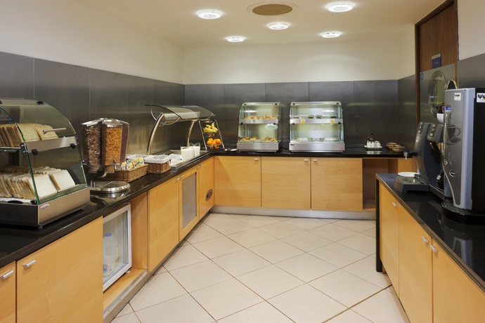 Imagen del bar/restaurante del Hotel Holiday Inn Express London Swiss Cottage. Foto 6