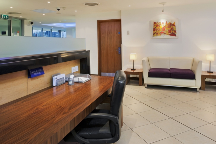 Imagen de los interiores del Hotel Holiday Inn Express London Swiss Cottage. Foto 15