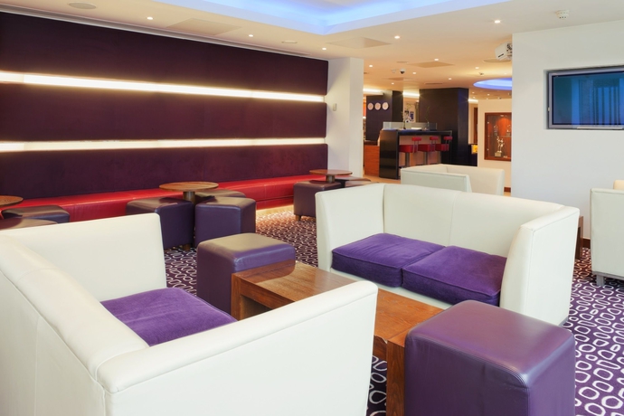 Imagen del bar/restaurante del Hotel Holiday Inn Express London Swiss Cottage. Foto 8