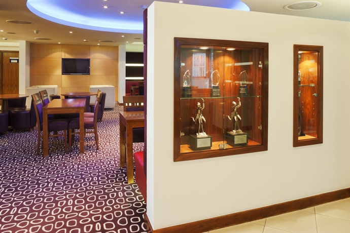 Imagen de los interiores del Hotel Holiday Inn Express London Swiss Cottage. Foto 16