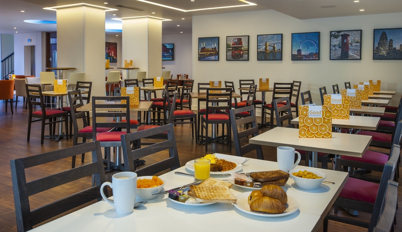 Imagen del bar/restaurante del Hotel Holiday Inn Express London - Vauxhall Nine Elms. Foto 3