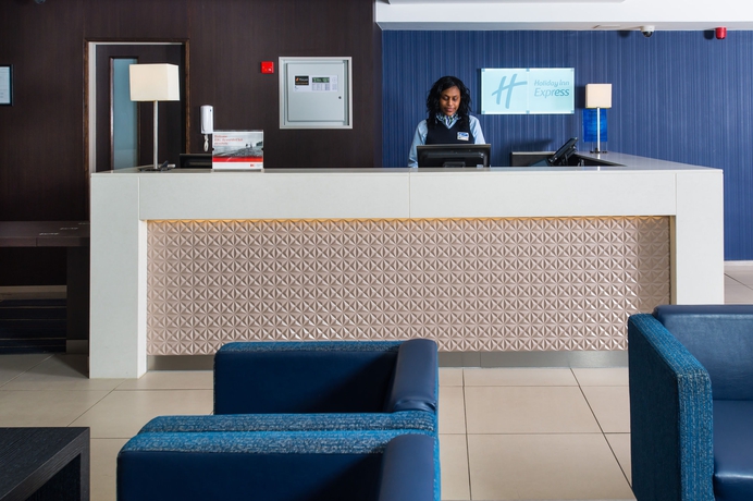 Imagen de los interiores del Hotel Holiday Inn Express London Wandsworth, An Ihg. Foto 11