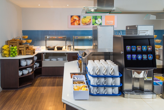 Imagen del bar/restaurante del Hotel Holiday Inn Express London Wandsworth, An Ihg. Foto 6