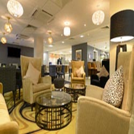 Imagen del bar/restaurante del Hotel Holiday Inn Express London - Wimbledon South, An Ihg. Foto 5