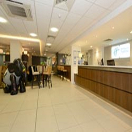Imagen de los interiores del Hotel Holiday Inn Express London - Wimbledon South, An Ihg. Foto 10