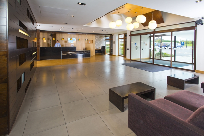 Imagen de los interiores del Hotel Holiday Inn Express London-epsom Downs, An Ihg. Foto 9