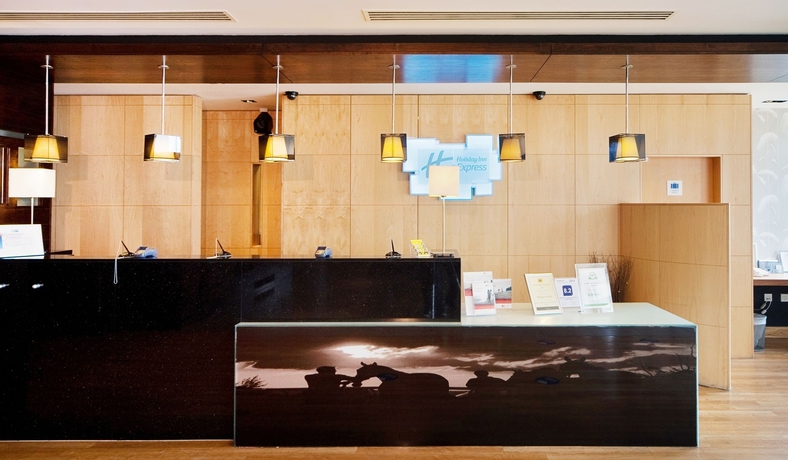 Imagen de los interiores del Hotel Holiday Inn Express London-epsom Downs, An Ihg. Foto 11