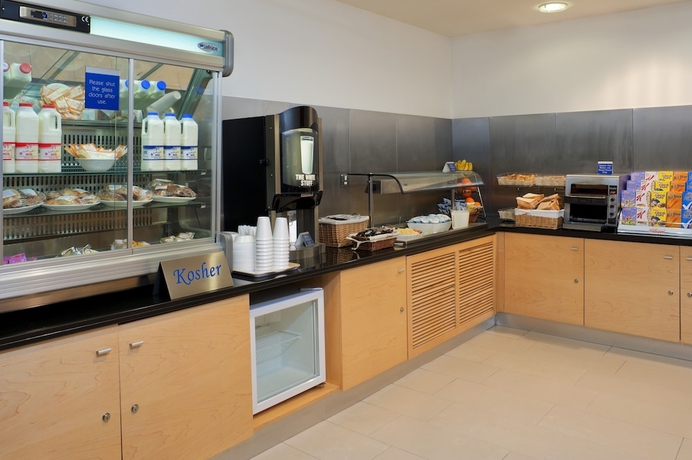 Imagen del bar/restaurante del Hotel Holiday Inn Express Londres - Golders Green (A406). Foto 7